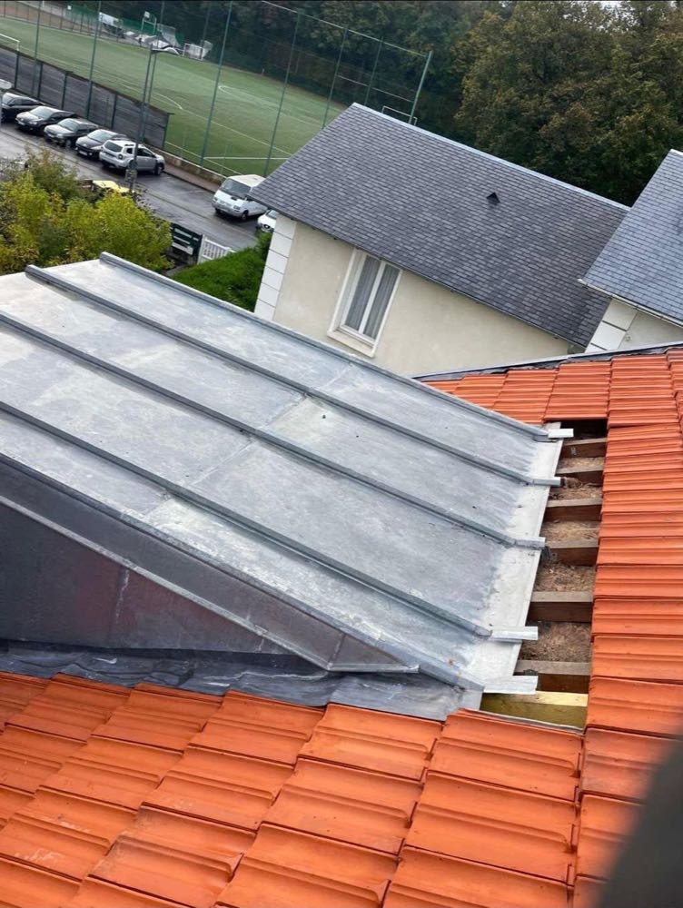 Faîtage et zinguerie en zinc, Entreprise Lobry